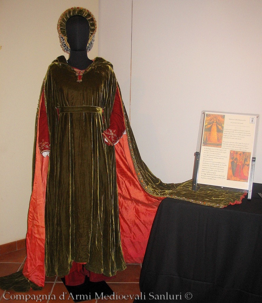 Sanluri  - Mostra abiti 2009