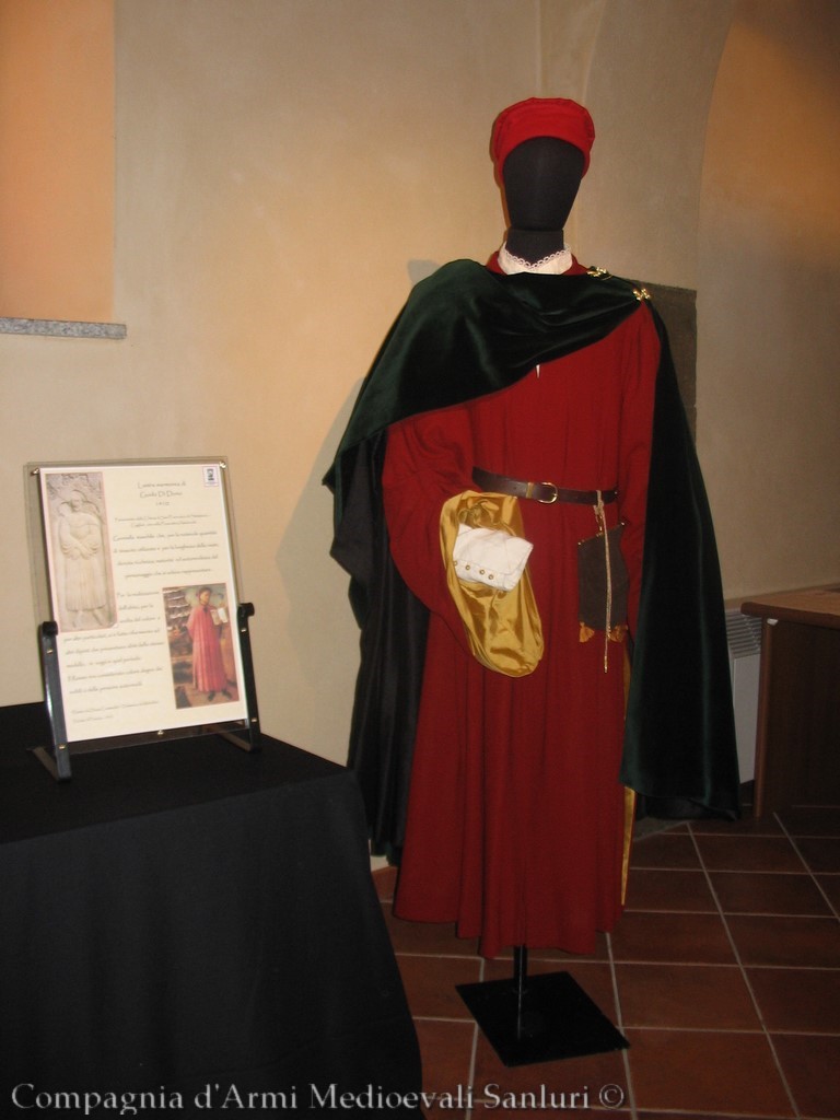 Sanluri  - Mostra abiti 2009